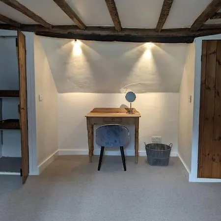 Cosy Character Cottage In Central Marlborough Uk Exterior photo