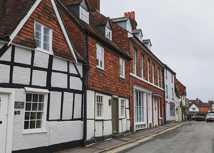 Cosy Character Cottage In Central Marlborough Uk
