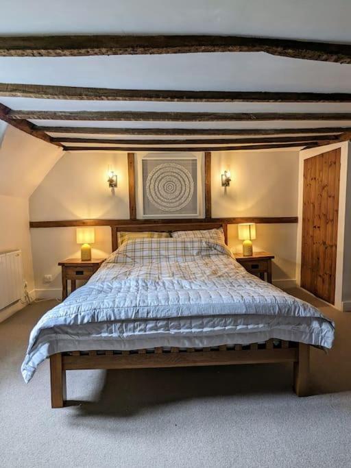 Cosy Character In Uk Holiday home Marlborough